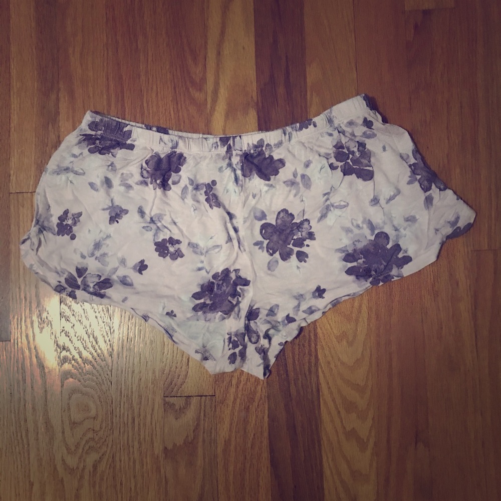 Cute cotton floral shorts
